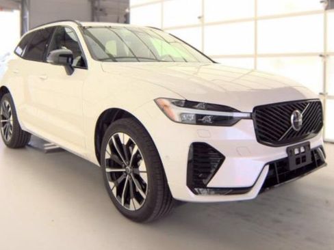 Used 2026 Volvo XC60 B5 Plus AWD/4WD image 2