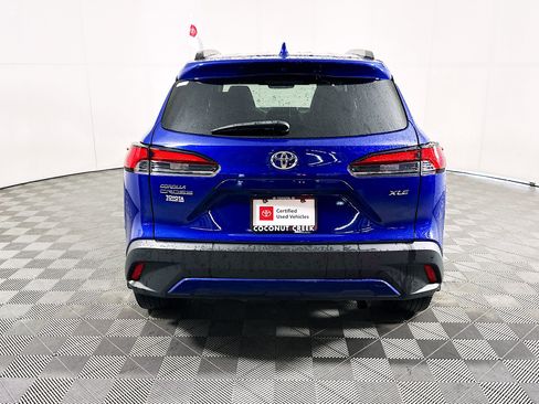 Used 2023 Toyota Corolla Cross XLE w/ Convenience Package FWD image 4