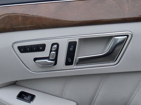 Used 2014 Mercedes-Benz E 350 4MATIC Sedan image 63