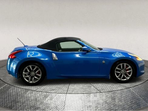 Used 2011 Nissan 370Z Base image 8