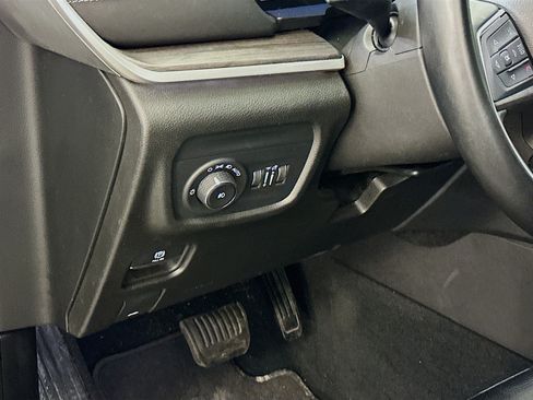 Used 2022 Jeep Grand Cherokee L Limited AWD/4WD image 17