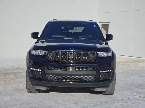 Used 2024 Jeep Grand Cherokee L Limited w/ Black Appearance Package image 3