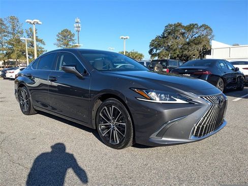 Used 2024 Lexus ES 350 w/ Premium Package image 2