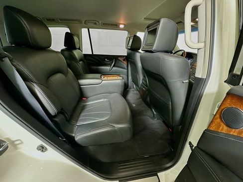 Used 2016 INFINITI QX80 4WD w/ Deluxe Technology Package image 32