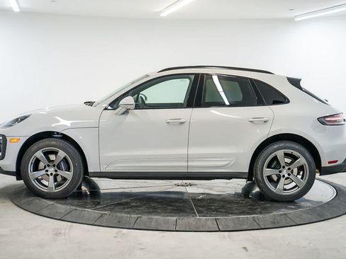 Certified 2026 Porsche Macan AWD/4WD image 2