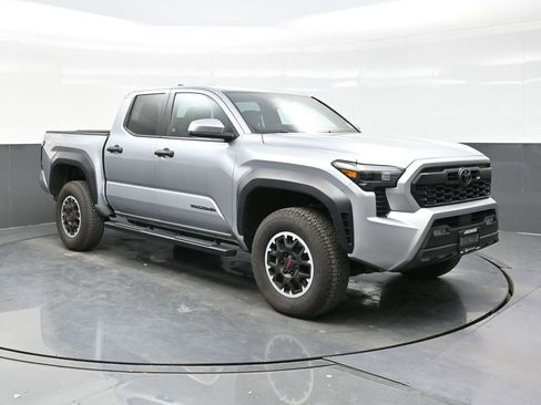 Used 2024 Toyota Tacoma TRD Off-Road image 1