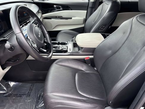 Used 2023 Kia Carnival SX FWD image 15