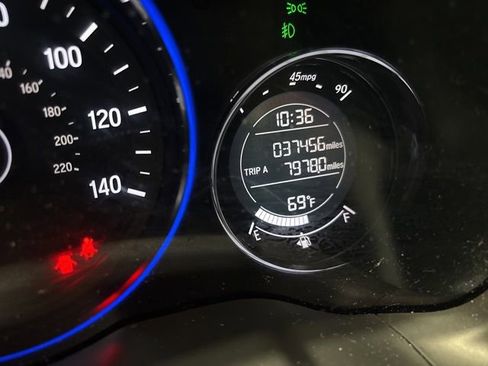 Used 2018 Honda HR-V EX-L image 4