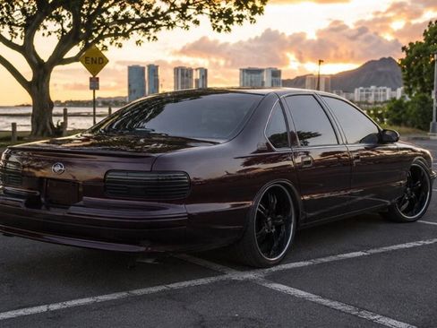Used 1995 Chevrolet Impala SS RWD image 5