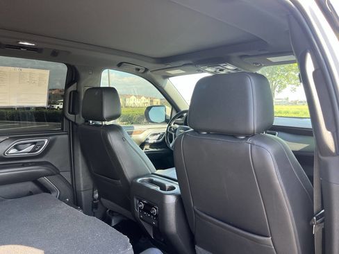 Used 2021 Chevrolet Suburban LT w/ LT Signature Package image 37