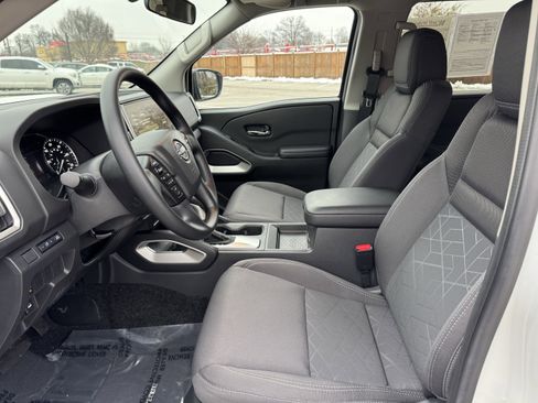 Certified 2025 Nissan Frontier SV image 26