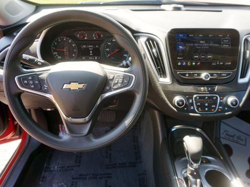 Used 2024 Chevrolet Malibu LT image 9