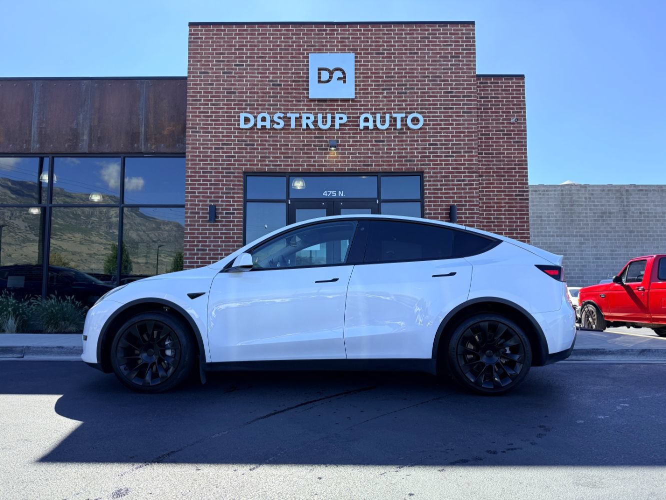 Used 2022 Tesla Model Y Long Range AWD/4WD image 3