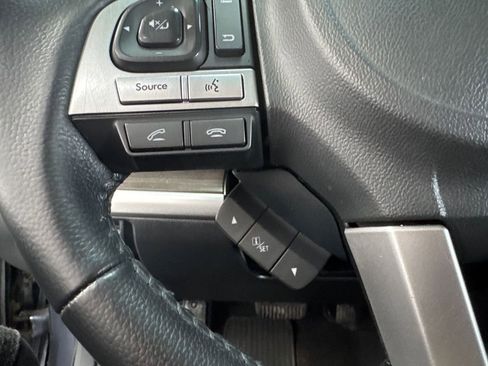 Used 2017 Subaru Legacy 2.5i Limited image 13