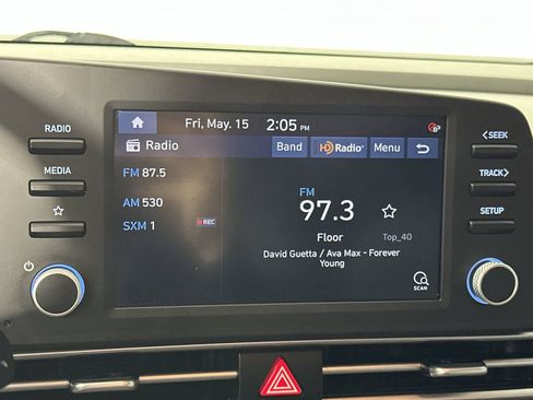 Used 2022 Hyundai Elantra SEL FWD image 18