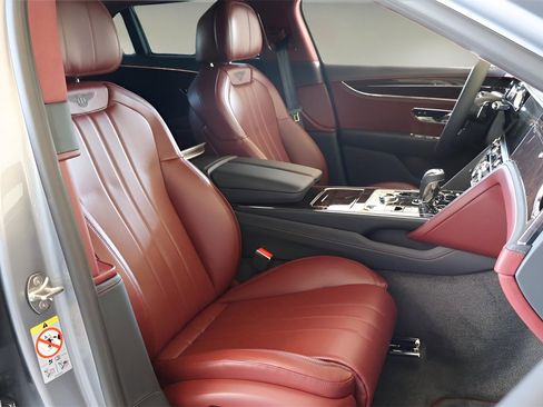 New 2026 Bentley Flying Spur Plug-In Hybrid image 17