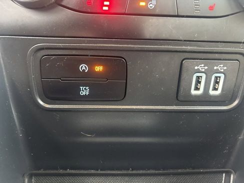 Used 2019 Ford EcoSport Titanium image 24