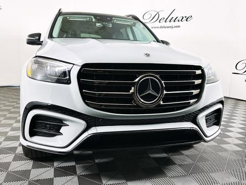 Used 2024 Mercedes-Benz GLS 580 4MATIC image 34