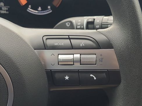 Used 2025 Hyundai Tucson SE image 28