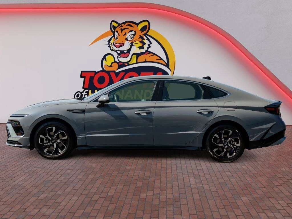 Used 2025 Hyundai Sonata SEL FWD image 9