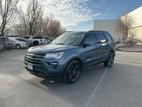 Used 2019 Ford Explorer XLT w/ Equipment Group 202A image 7
