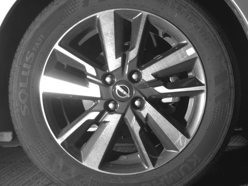 Used 2025 Nissan Versa SV FWD image 13