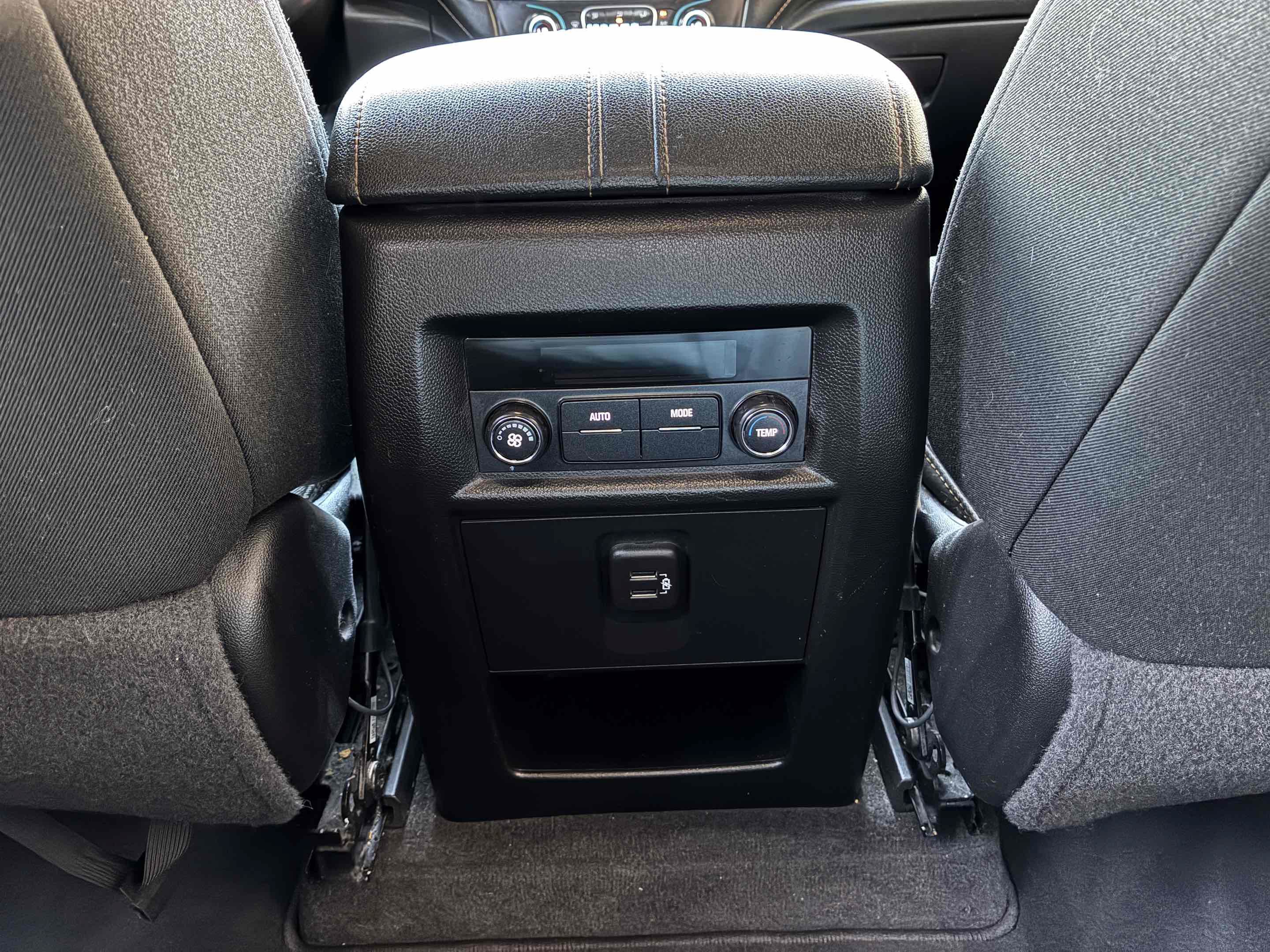 Used 2019 Chevrolet Traverse LT FWD image 53
