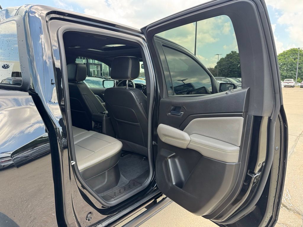 Used 2025 Chevrolet Colorado ZR2 AWD/4WD image 22