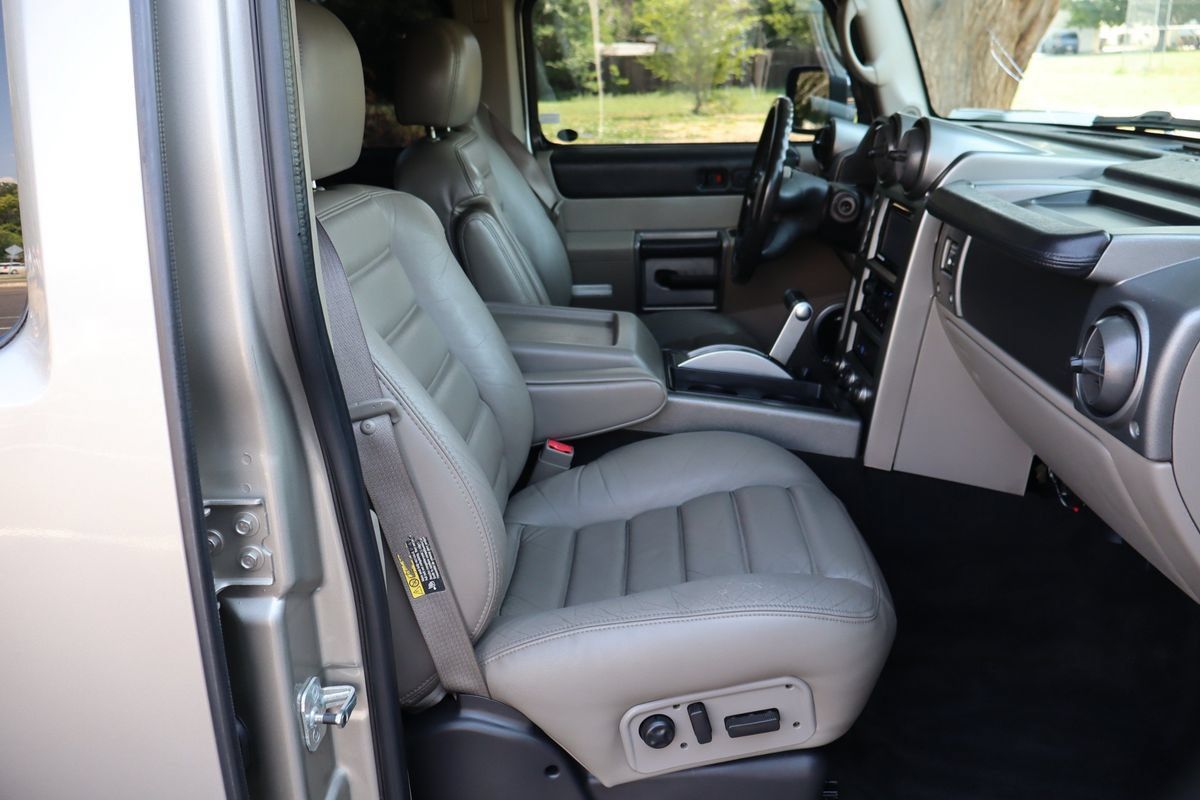 Used 2003 HUMMER H2 w/ Preferred Equipment Group AWD/4WD image 29