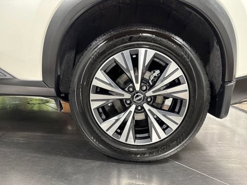 Used 2023 Nissan Rogue SV AWD/4WD image 12
