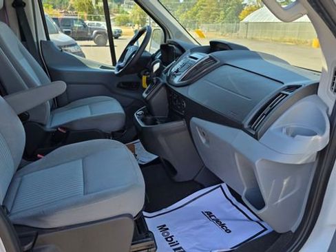 Used 2019 Ford Transit 150 XLT image 11