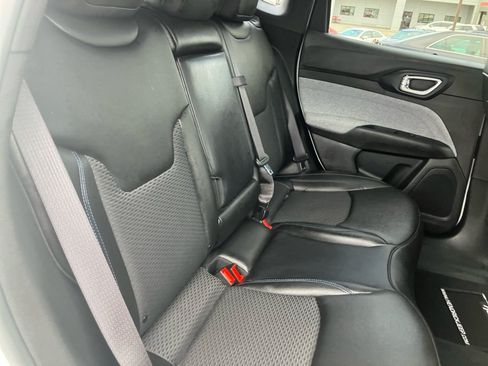 Used 2025 Jeep Compass Latitude AWD/4WD image 31