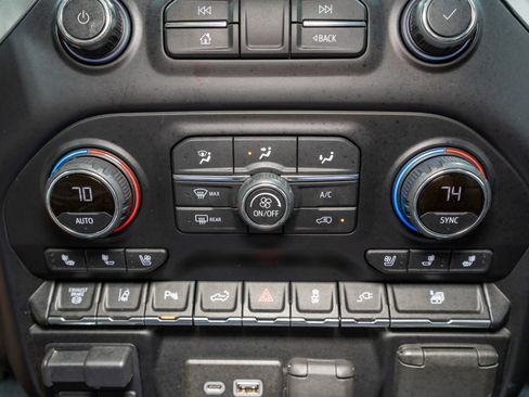 Used 2020 Chevrolet Silverado 2500 LTZ w/ Technology Package image 27