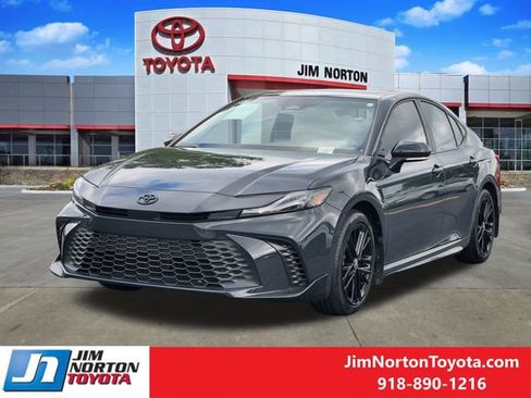 Used 2025 Toyota Camry SE w/ Multimedia Upgrade Package FWD image 3