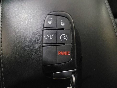 Used 2019 Jeep Grand Cherokee Limited AWD/4WD image 32