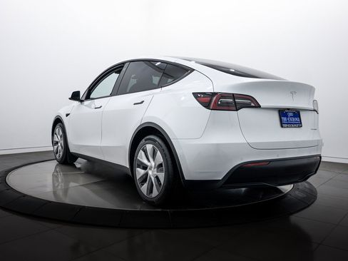 Used 2021 Tesla Model Y Long Range image 5
