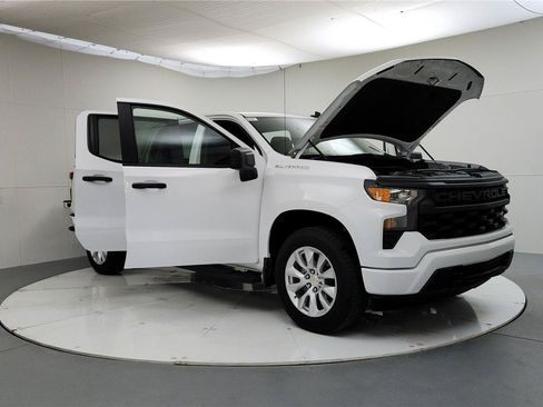 Used 2026 Chevrolet Silverado 1500 Custom AWD/4WD image 9