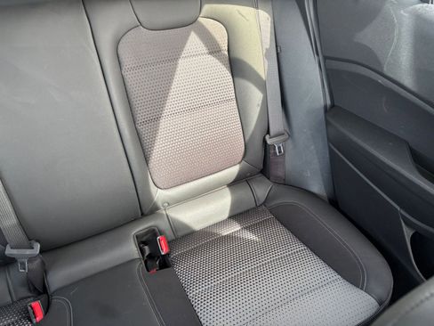 Used 2025 Chevrolet Trax LT image 36