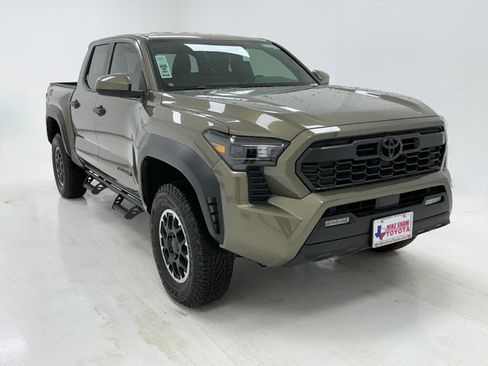New 2026 Toyota Tacoma TRD Off-Road AWD/4WD image 2