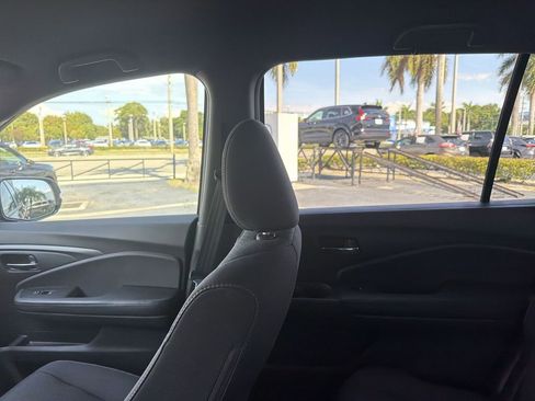 Used 2019 Honda Passport Sport image 12
