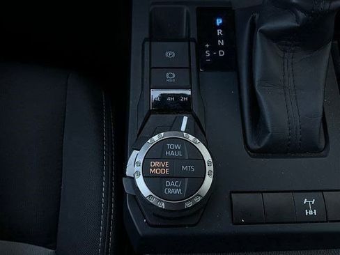 Used 2025 Toyota Tacoma TRD Off-Road image 17