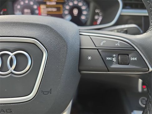 Used 2022 Audi Q3 2.0T Premium Plus w/ Premium Plus Package image 21