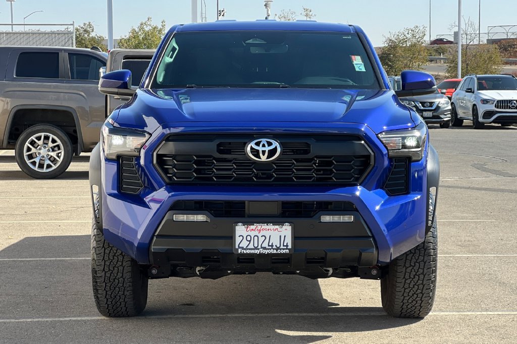 Certified 2025 Toyota Tacoma TRD Off-Road w/ TRD Off Road Upgrade Package AWD/4WD image 11