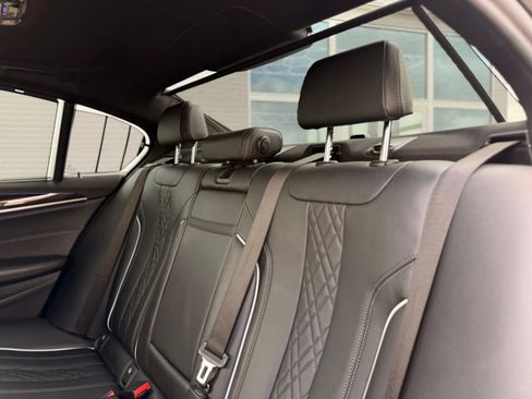 Used 2020 BMW M550i xDrive w/ Executive Package AWD/4WD image 21