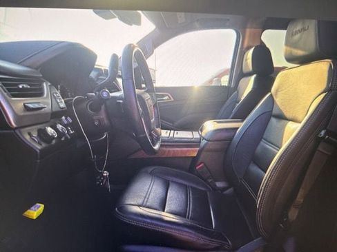Used 2020 GMC Yukon Denali w/ Denali Premium Package image 7