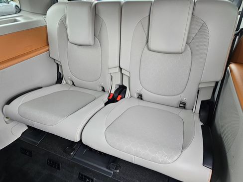 Used 2025 Volkswagen ID. Buzz Pro S Plus AWD/4WD image 32
