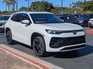 New 2026 Volkswagen Tiguan SEL R-Line video 5