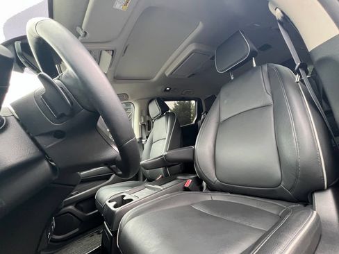Used 2025 Honda Odyssey Touring image 17