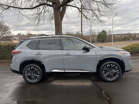 New 2026 Nissan Rogue Platinum w/ Platinum Premium Package image 8