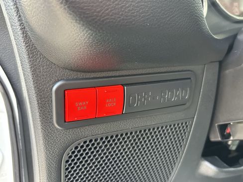 Used 2016 Jeep Wrangler Unlimited Rubicon AWD/4WD image 9